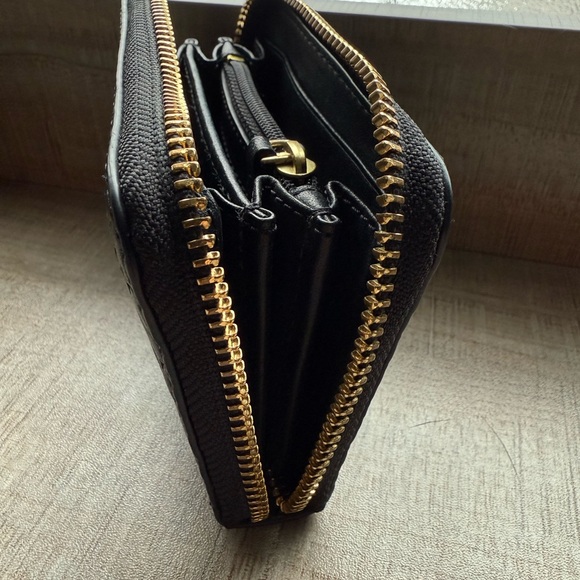 Tory Burch Black Leather Embossed Wallet - Picture 4 of 6